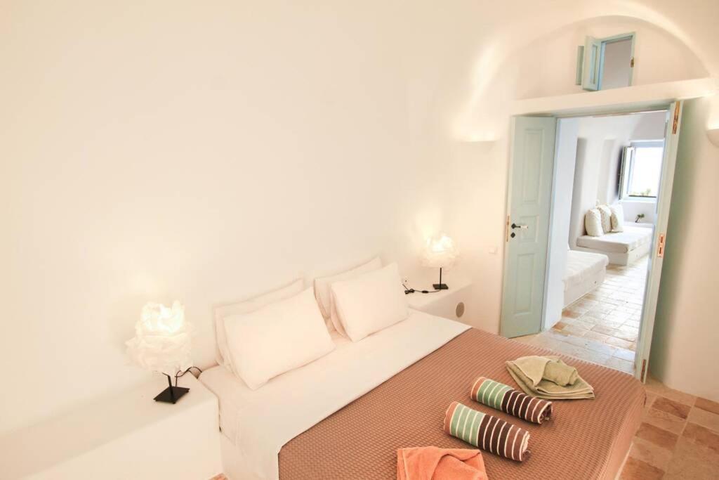 Dionyssos Cave House Villa Oia  Esterno foto